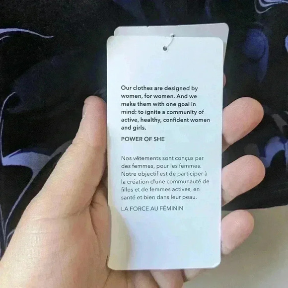 NWT ATHLETA Sport CROP top velvet texture size small support inside the shirt - Picture 8 of 15